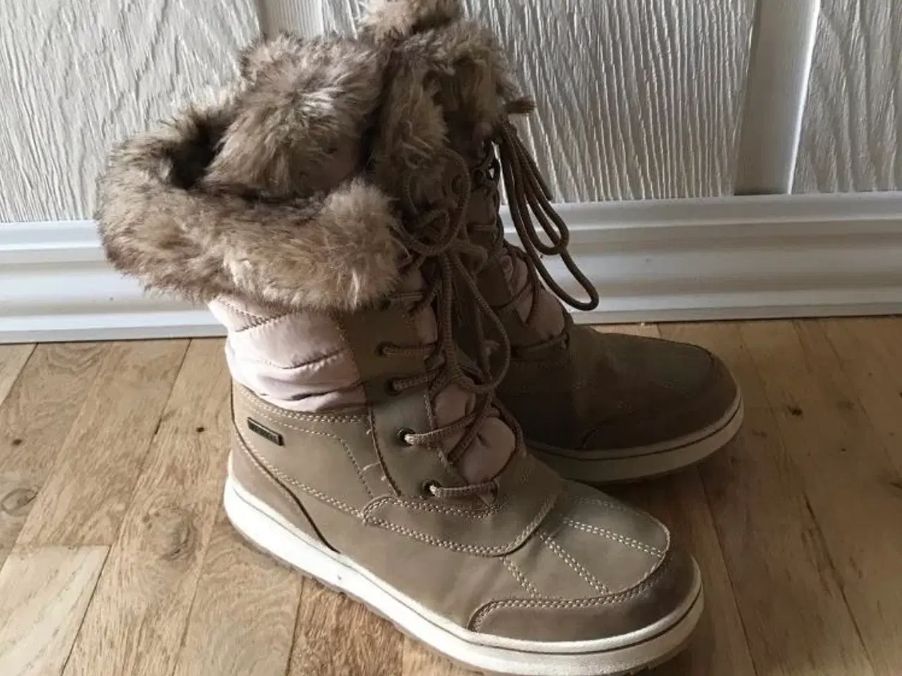 Billede 2 - Vinterstøvler m/ pelskant str. 39