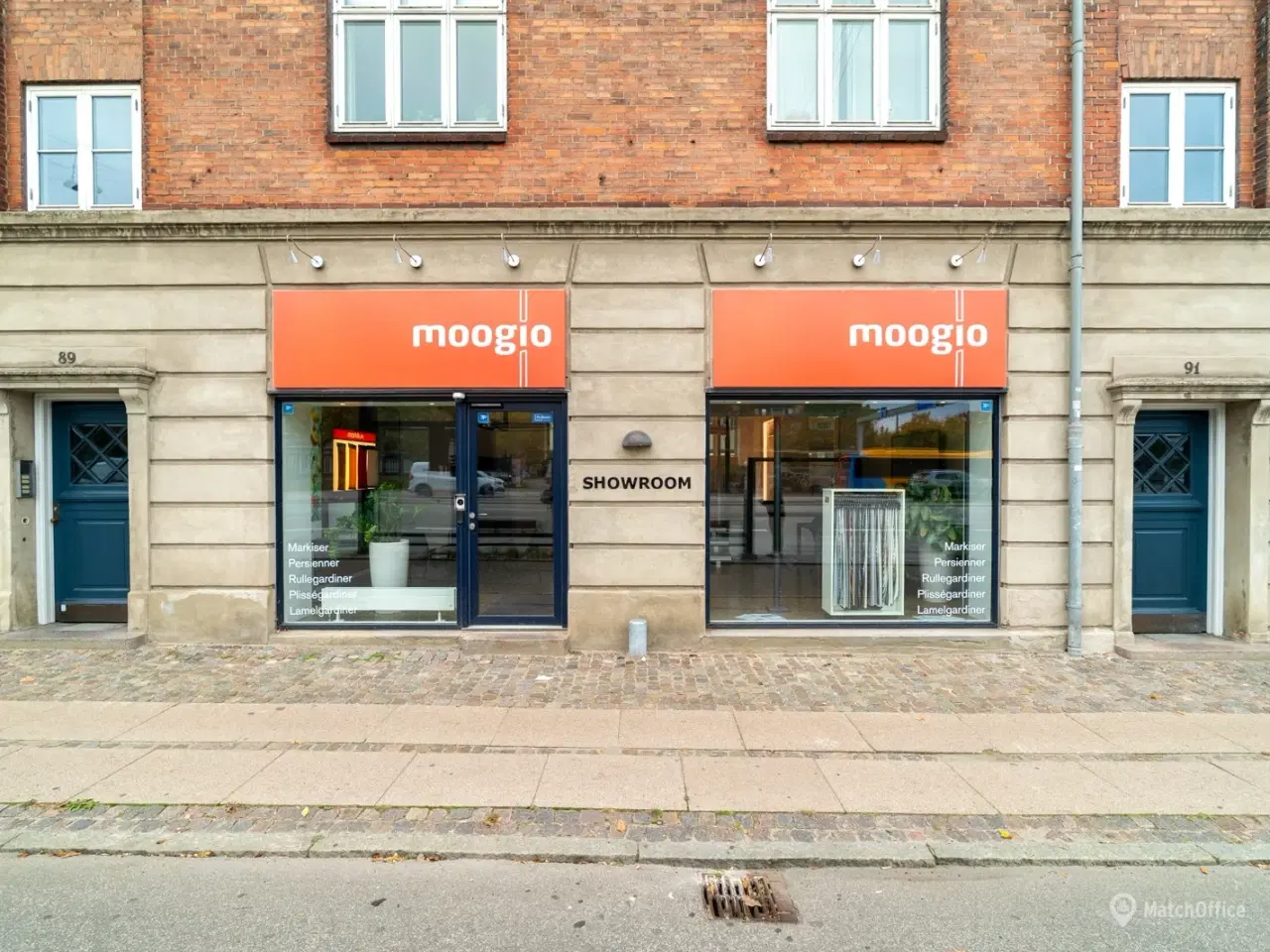 Billede 1 - SÆLGES: Gennemlyst og præsentabel erhvervsandel med markant facade – tæt ved Ryparken Station