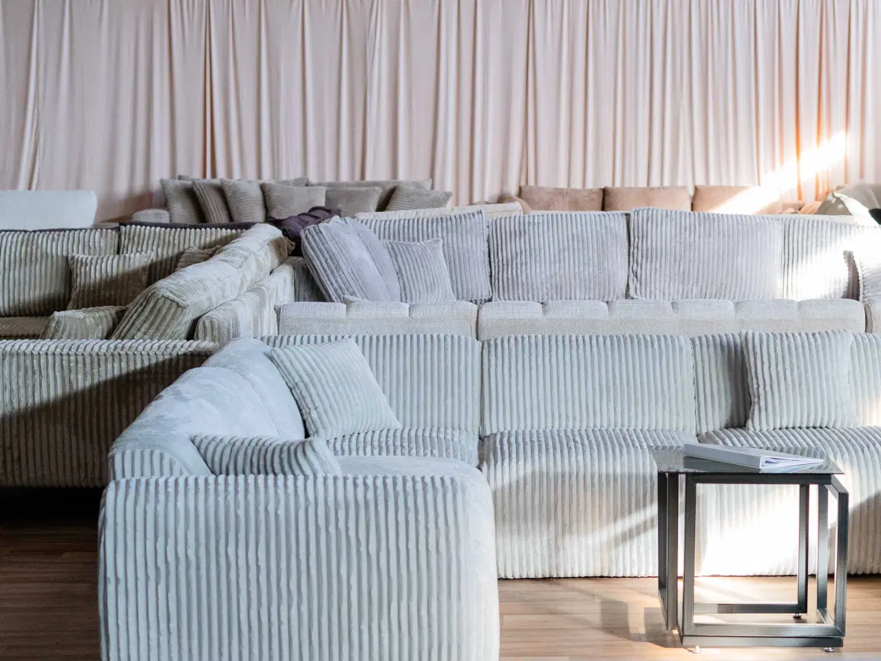Billede 8 - Leder du efter en komfortabel sofa eller seng?! 