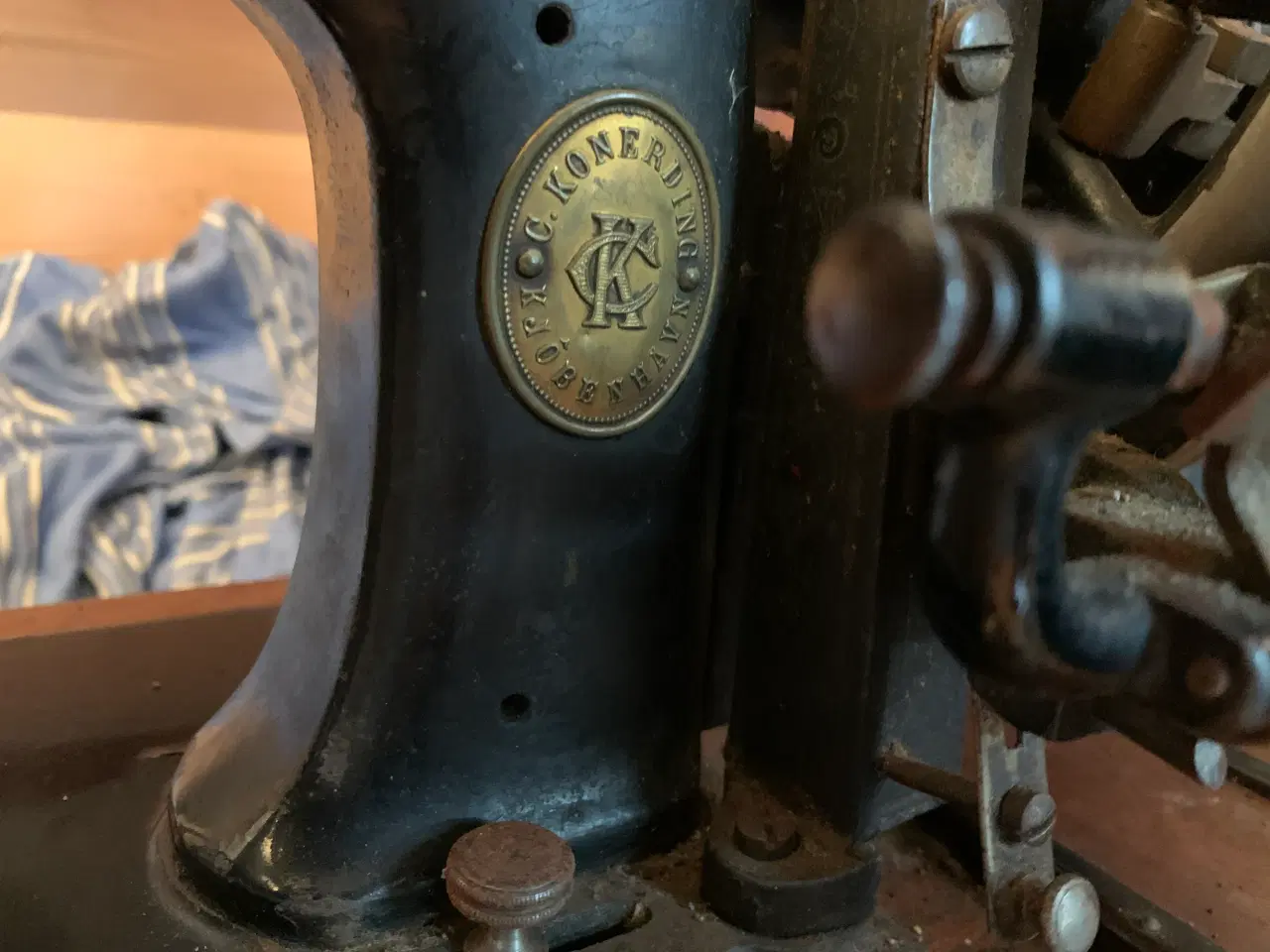 Billede 4 - GAMMEL symaskine måske fra 1920 eller før