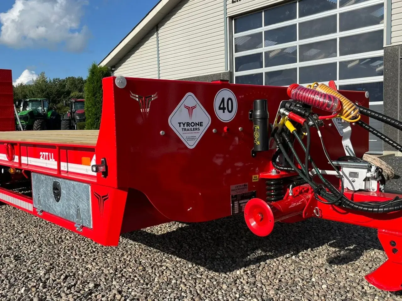 Billede 15 - Tyrone 27TLL LANG MODEL med kombi bremser, både luft og hydrauliske bremser. Affjedret træk og affjedret aksler. Med hydrauliske ramper og værktøjskasse
