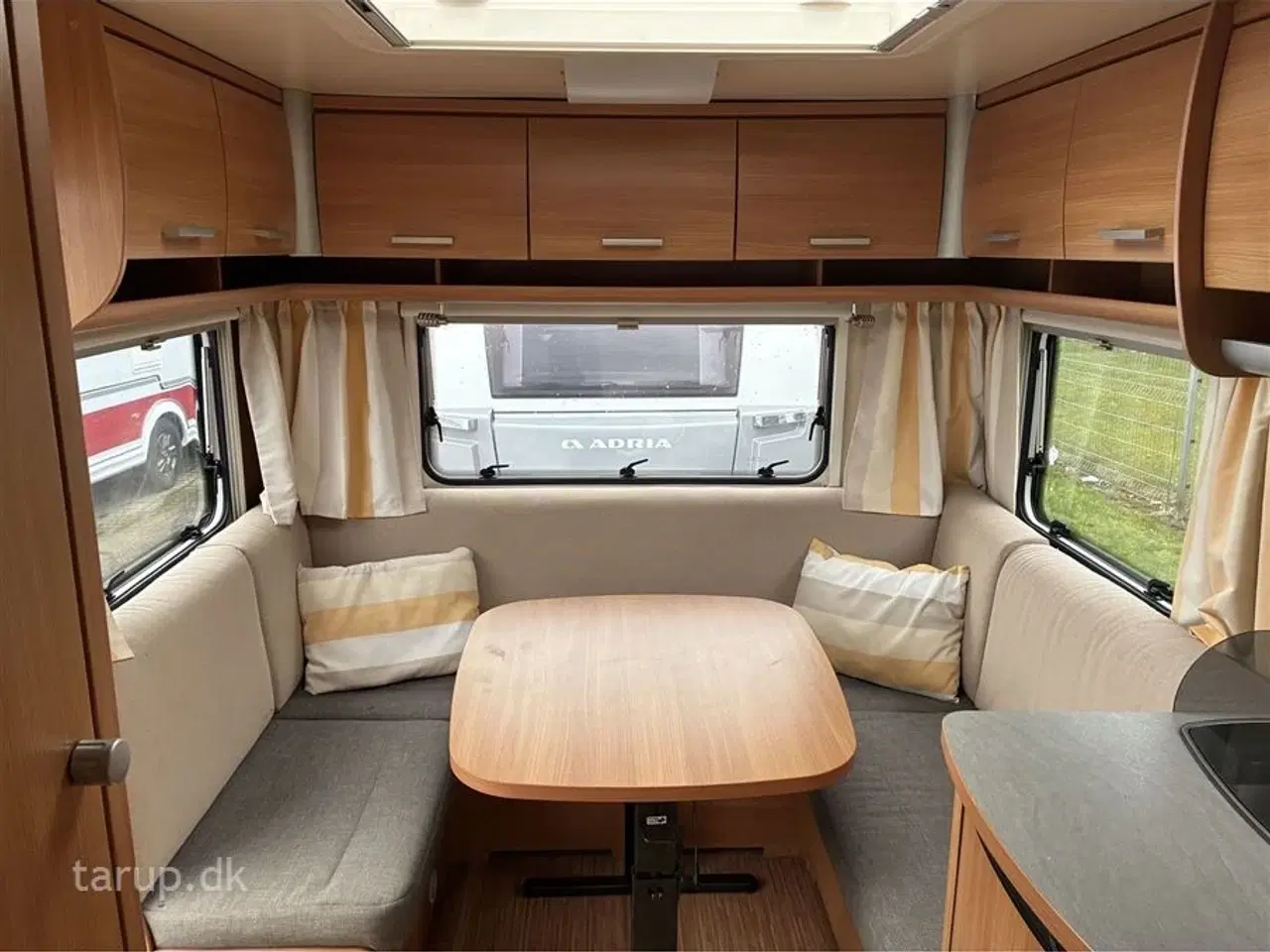 Billede 6 - 2013 - Knaus Sport 450 FU   Fast monteret Thule markise, rundsiddegruppe, mover, Isabella sunshine, stabilisator, aircondition, varmtvand, udvendigt gasudtag og EL.