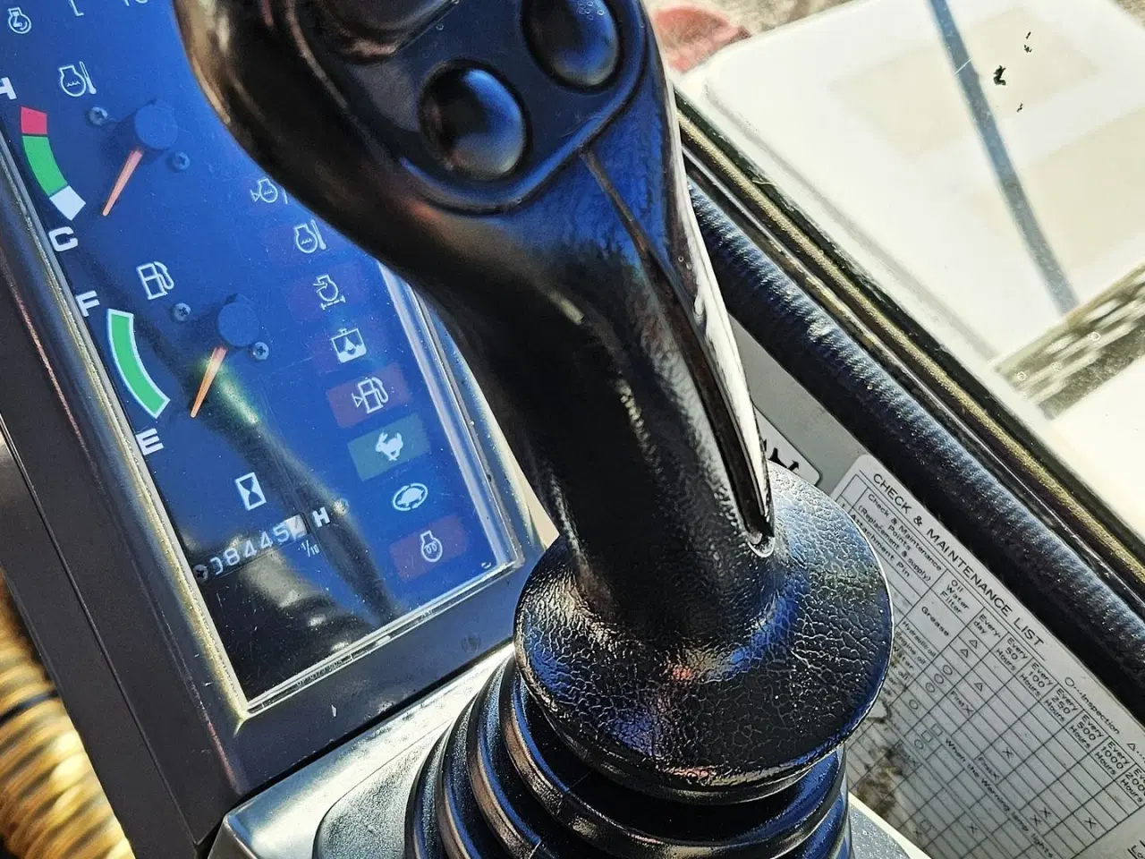 Billede 18 - Takeuchi TB175 / pæn 8 tons maskine / nyere undervogn / dobbelt udtag / skovlsæt