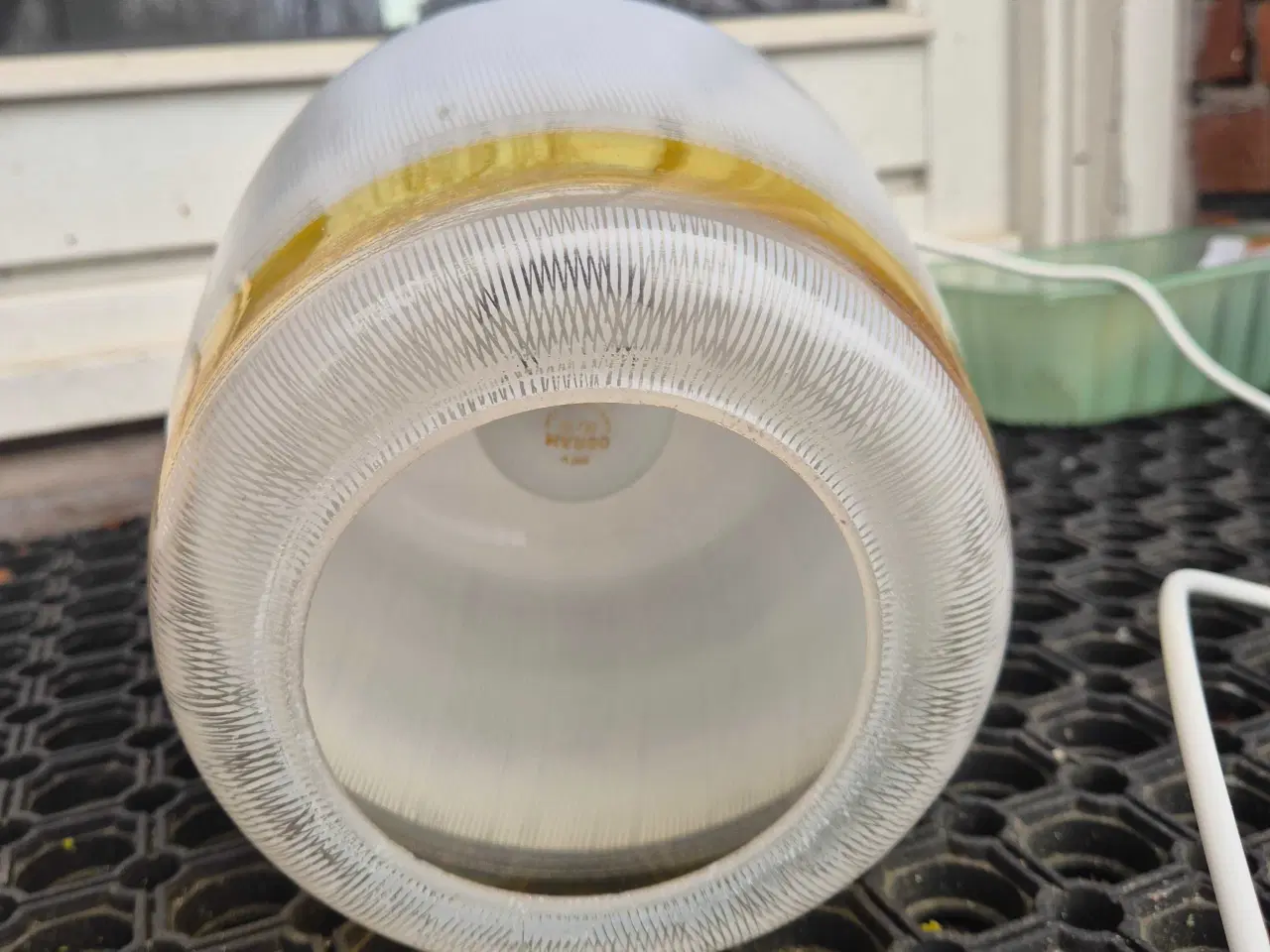 Billede 14 - Smuk glaslampe med gylden ring