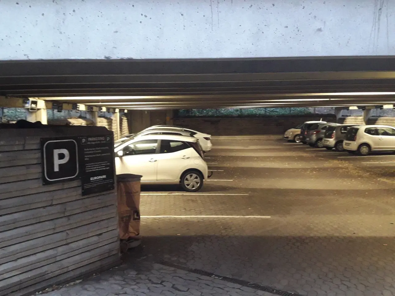 Billede 1 - Parkering ved Gammel Kongevej 33