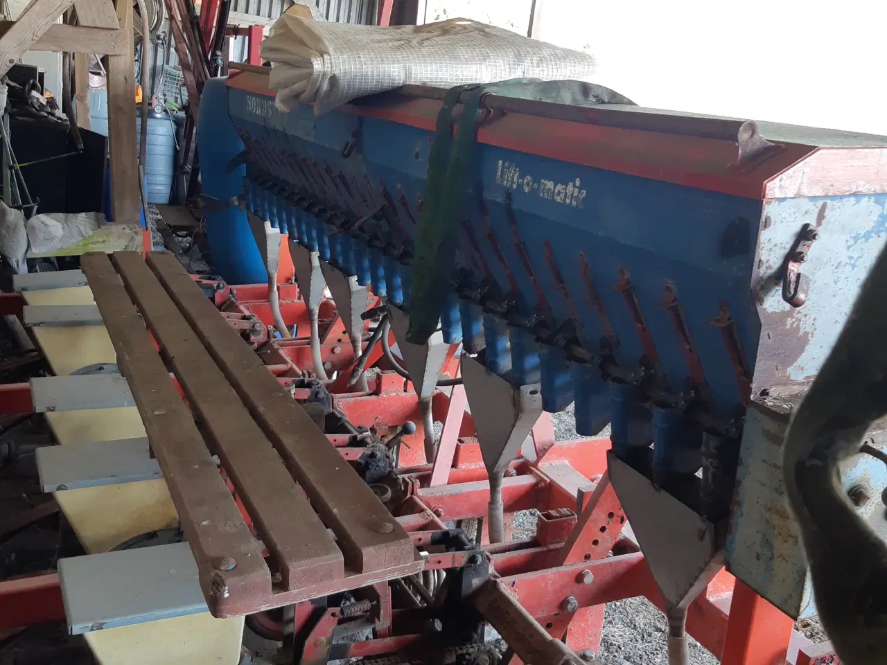 Billede 5 - Majs Såmaskine, med gødningsudstyr