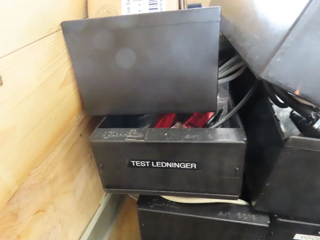 Billede 16 - Palle med rester fra TC ELECTRONIC