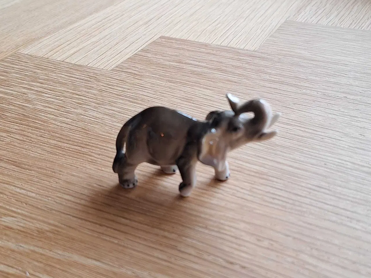 Billede 1 - Porcelæns elefant
