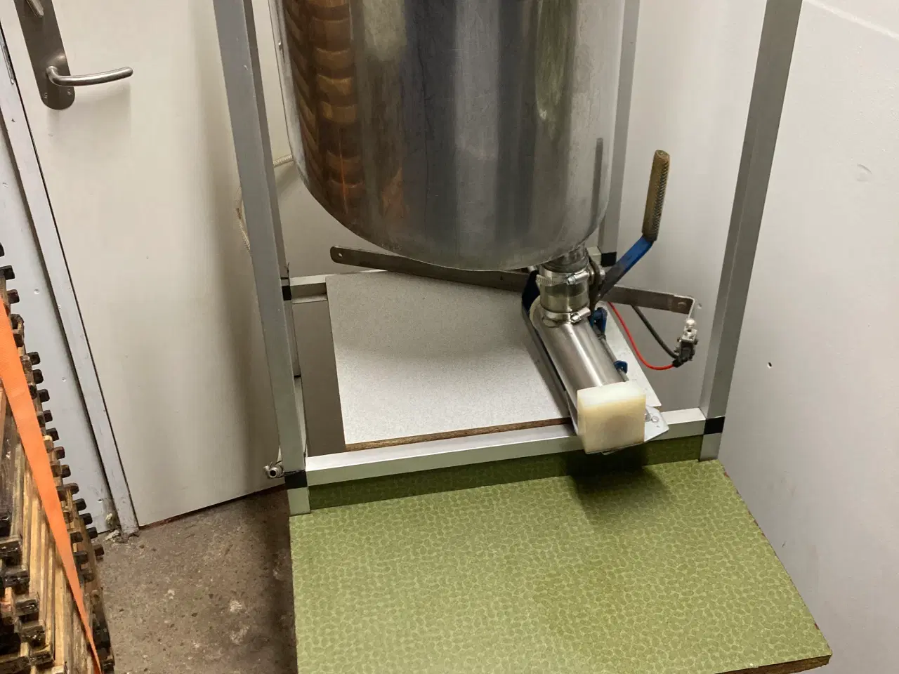 Billede 4 - Tappemaskine på trykluft