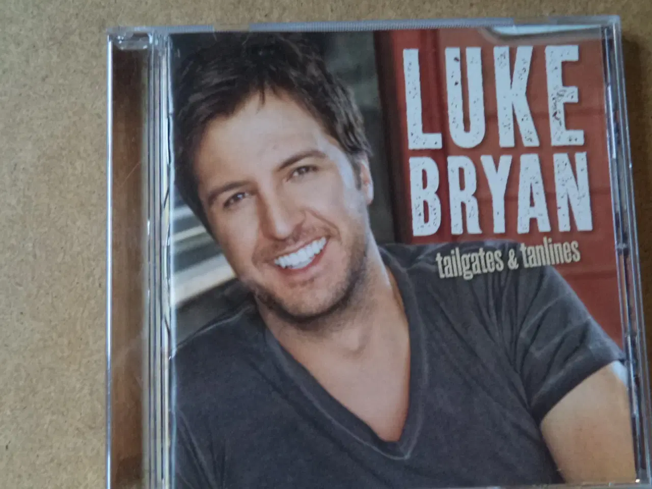 Billede 1 - Luke Bryan ** Tailgates & Tanlines 