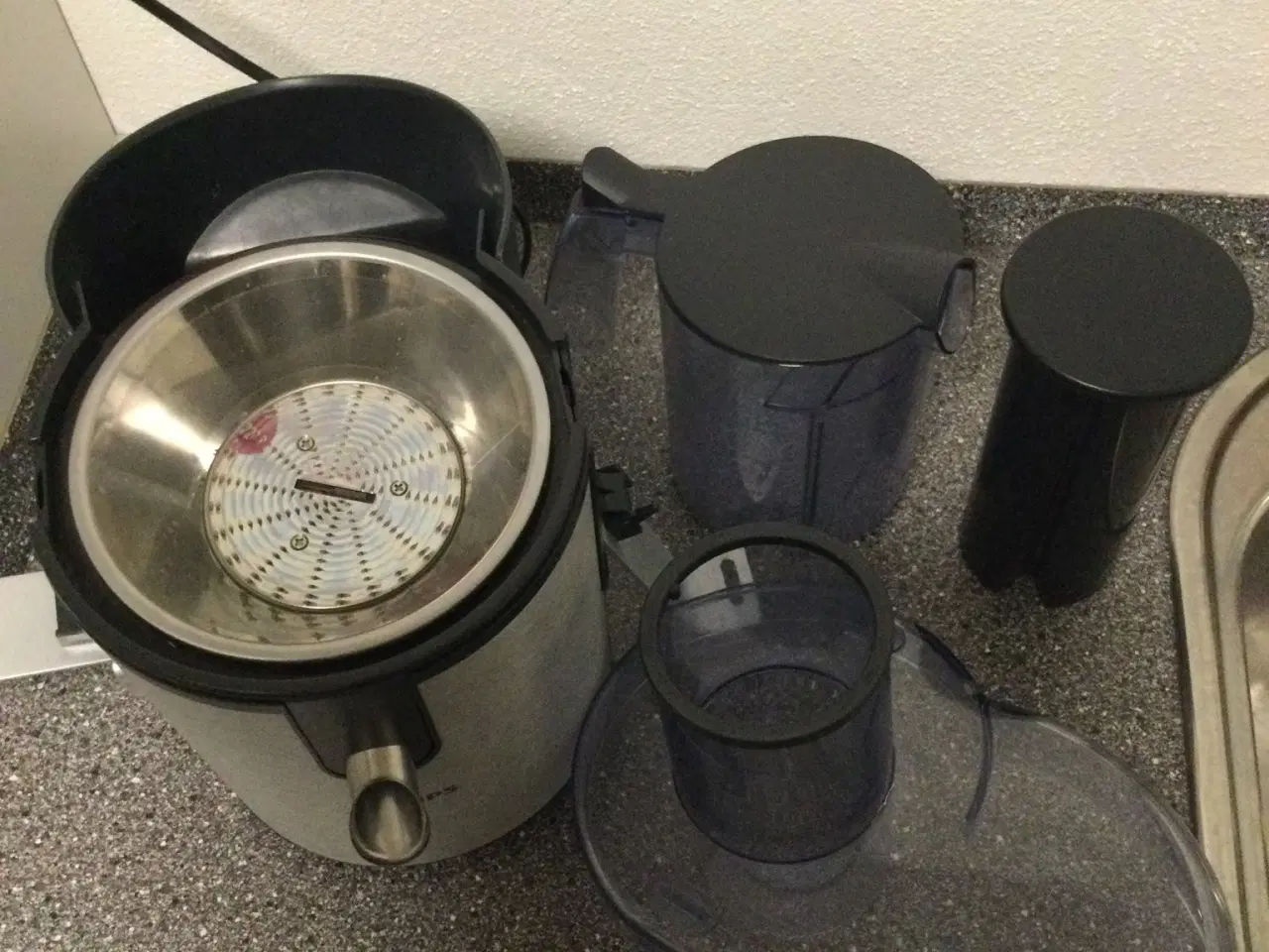 Billede 3 - Philips juicer incl 1,5 liters juicekande