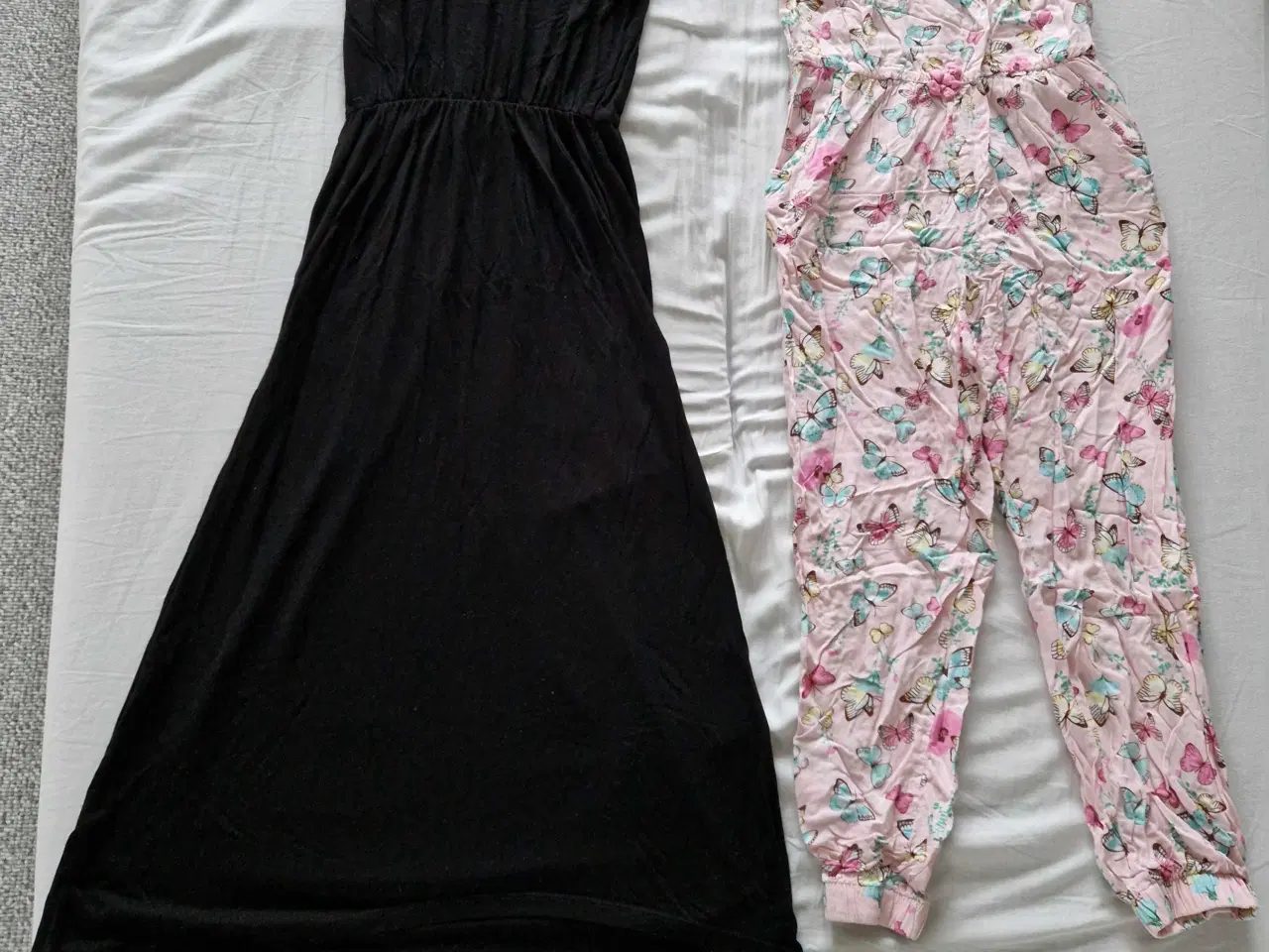 Billede 1 - Kjole str 140