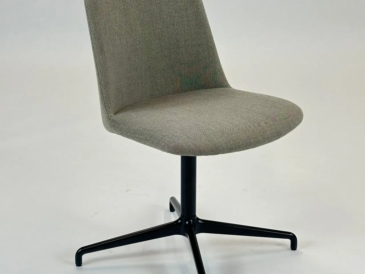 Billede 1 - &tradition | Rely Mødestol (Beige)