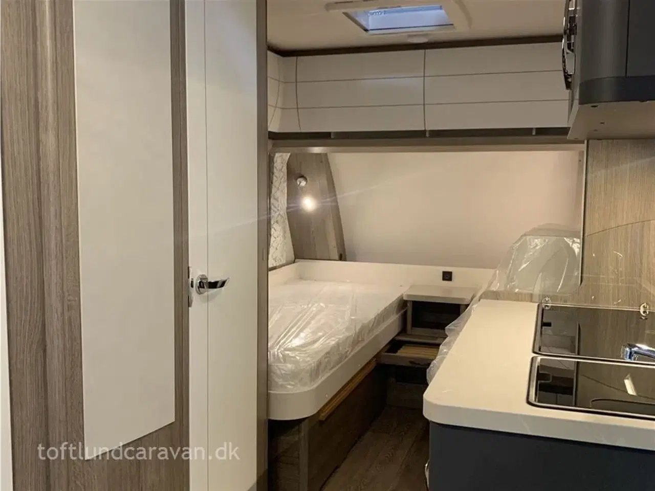 Billede 19 - 2025 - Hobby On Tour 460 DL   Sønderjyllands aut. HOBBY forhandler. NY 2025 m/ENKELTSENGE m/lameludtræk. NU PÅ LAGER !