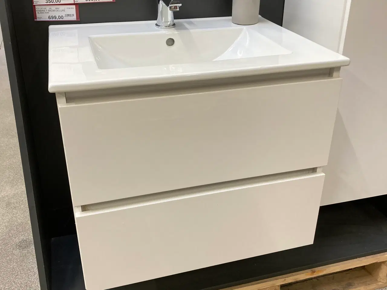 Billede 1 - Skab til vask