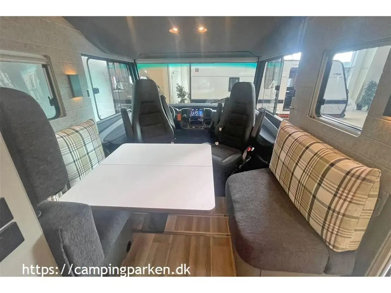 Billede 6 - 2025 - Niesmann+Bischoff iSmove 6.9E Aut. gear   Kvalitet og luksus i Limousineklassen!