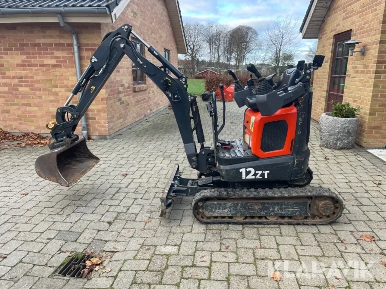 Billede 8 - Gravemaskine Eurocomach 12ZT med compacttilt