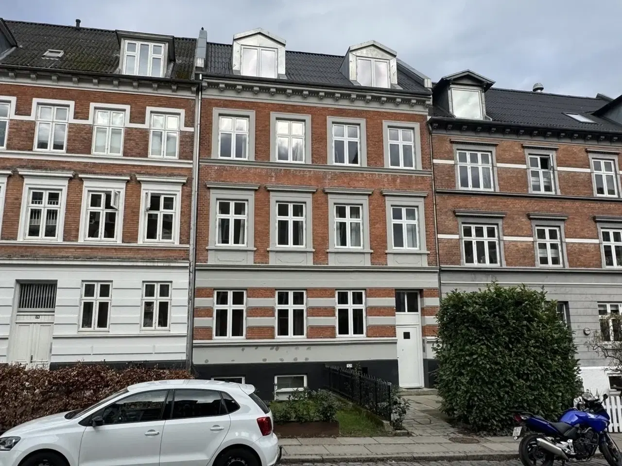 Billede 1 - Kælderlejemål egnet til kontor eller lager inkl. 1 privat parkeringsplads.