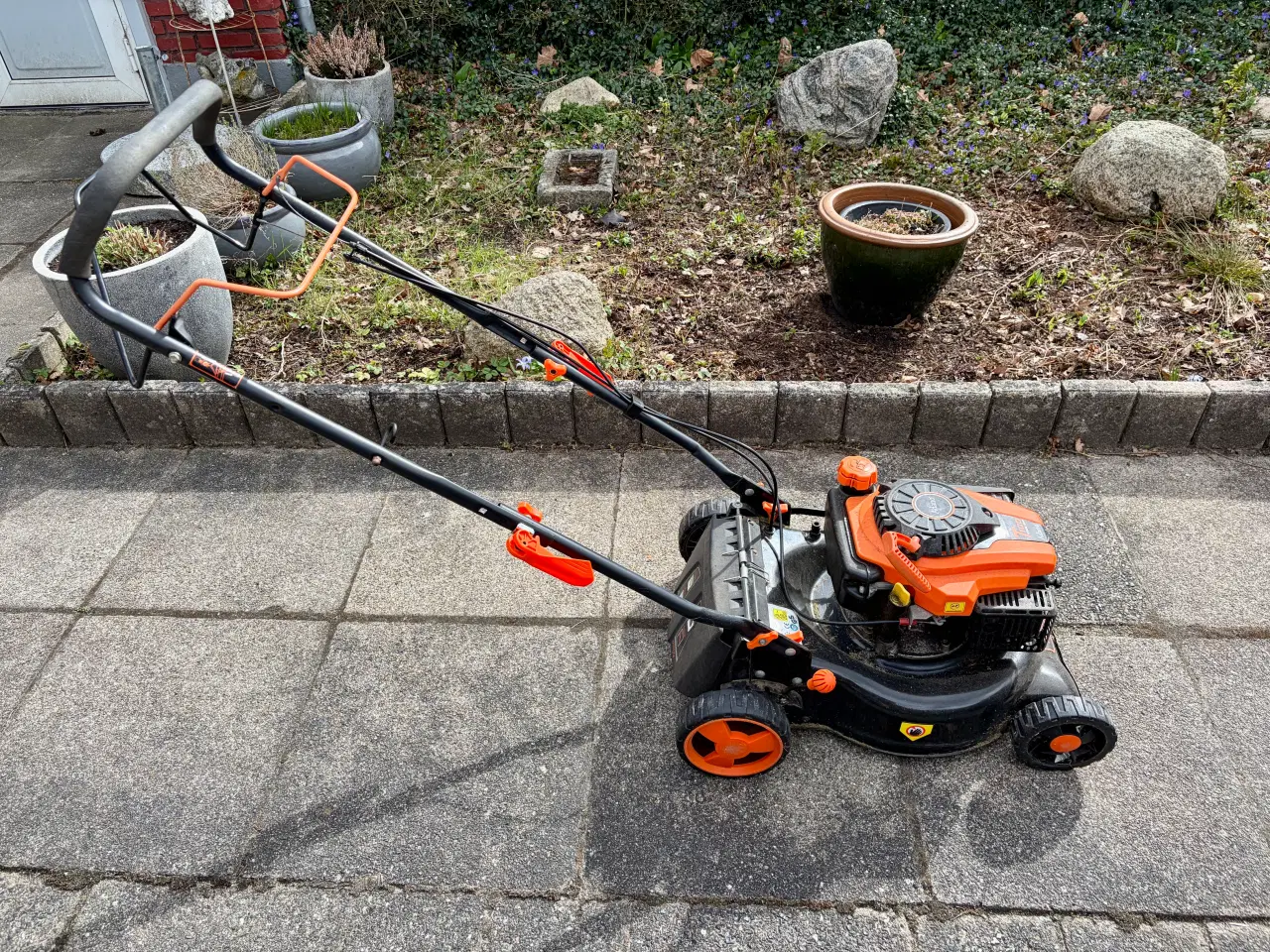 Billede 2 - Adano Selvkørende Plæneklipper