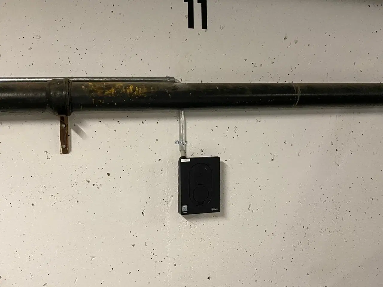 Billede 3 - Parkingsplads i aflåst P-kælder med fjernbetjening og mulighed for ladning af elbil