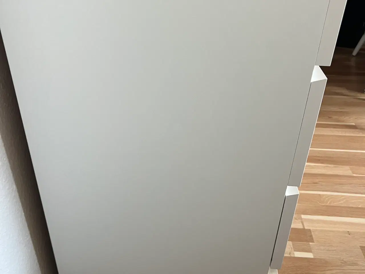 Billede 2 - Hvid kommode