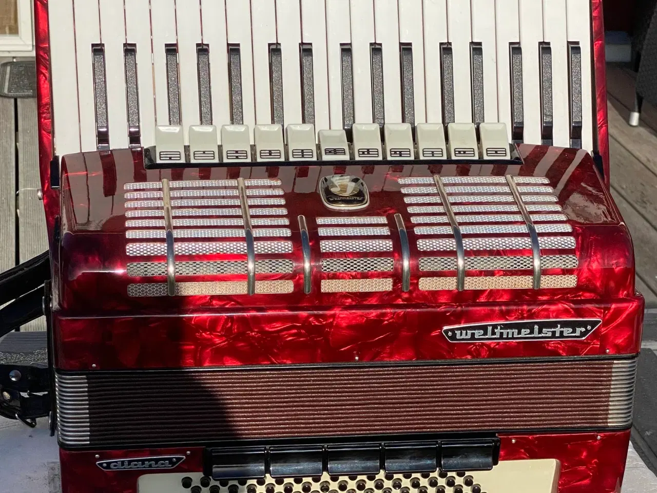 Billede 4 - Flot og velspillende Weltmeister harmonika sælges
