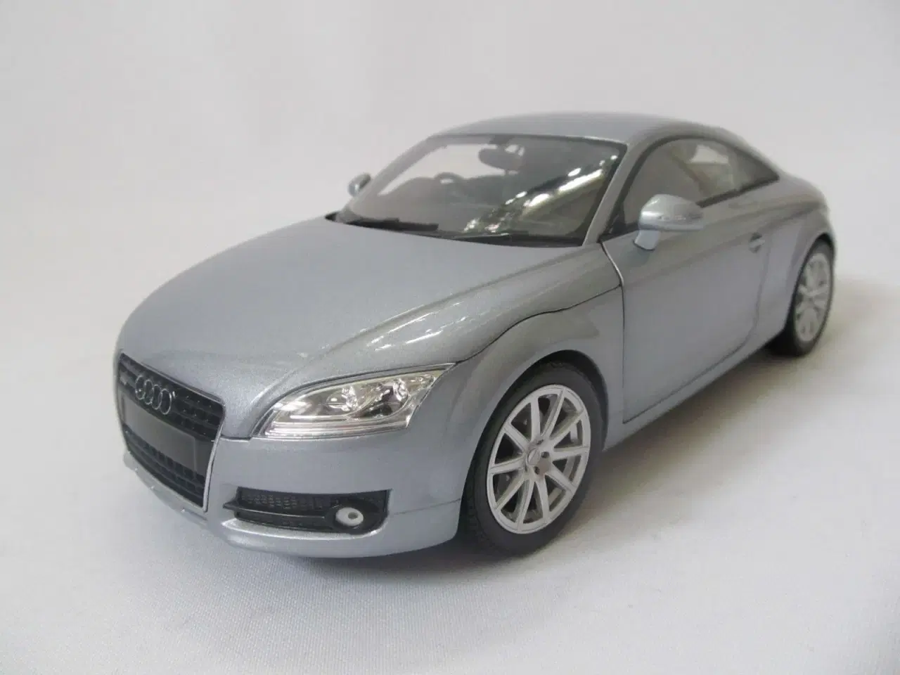 Billede 1 - 2007 Audi TT Coupé 1:18 