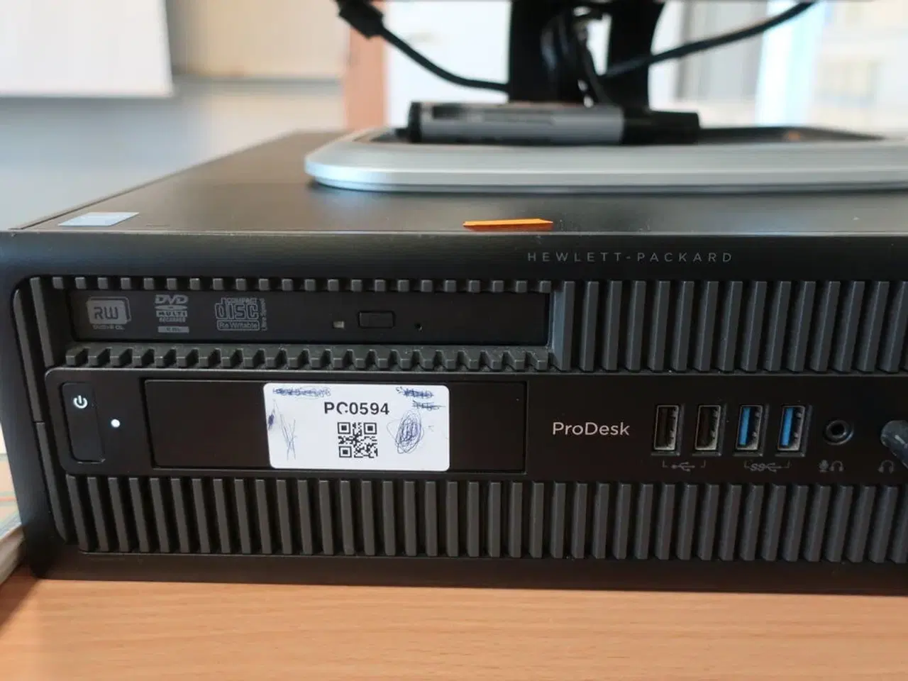 Billede 1 - HP 22" skærm m. tastatur L2208w (PC medfølger ikke)