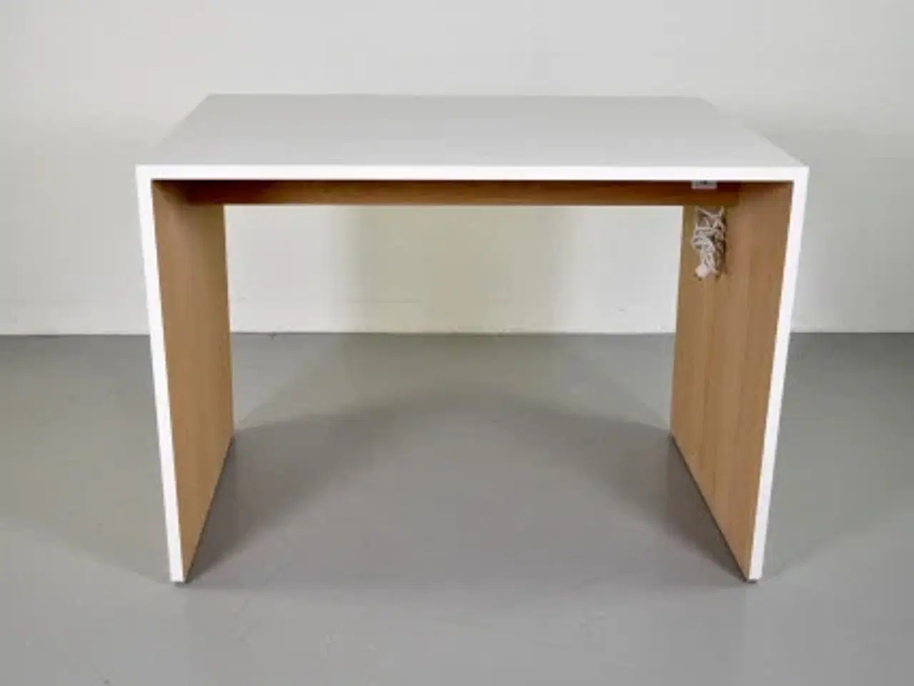 Billede 3 - Højbord/ståbord med egefiner og hvid laminat