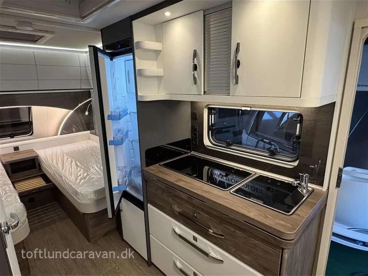 Billede 16 - 2026 - Hobby Excellent Edition 495 UL   Mest populære vogn med enkeltsenge. NY 2026 MODEL, PÅ LAGER, klar til omgående levering.