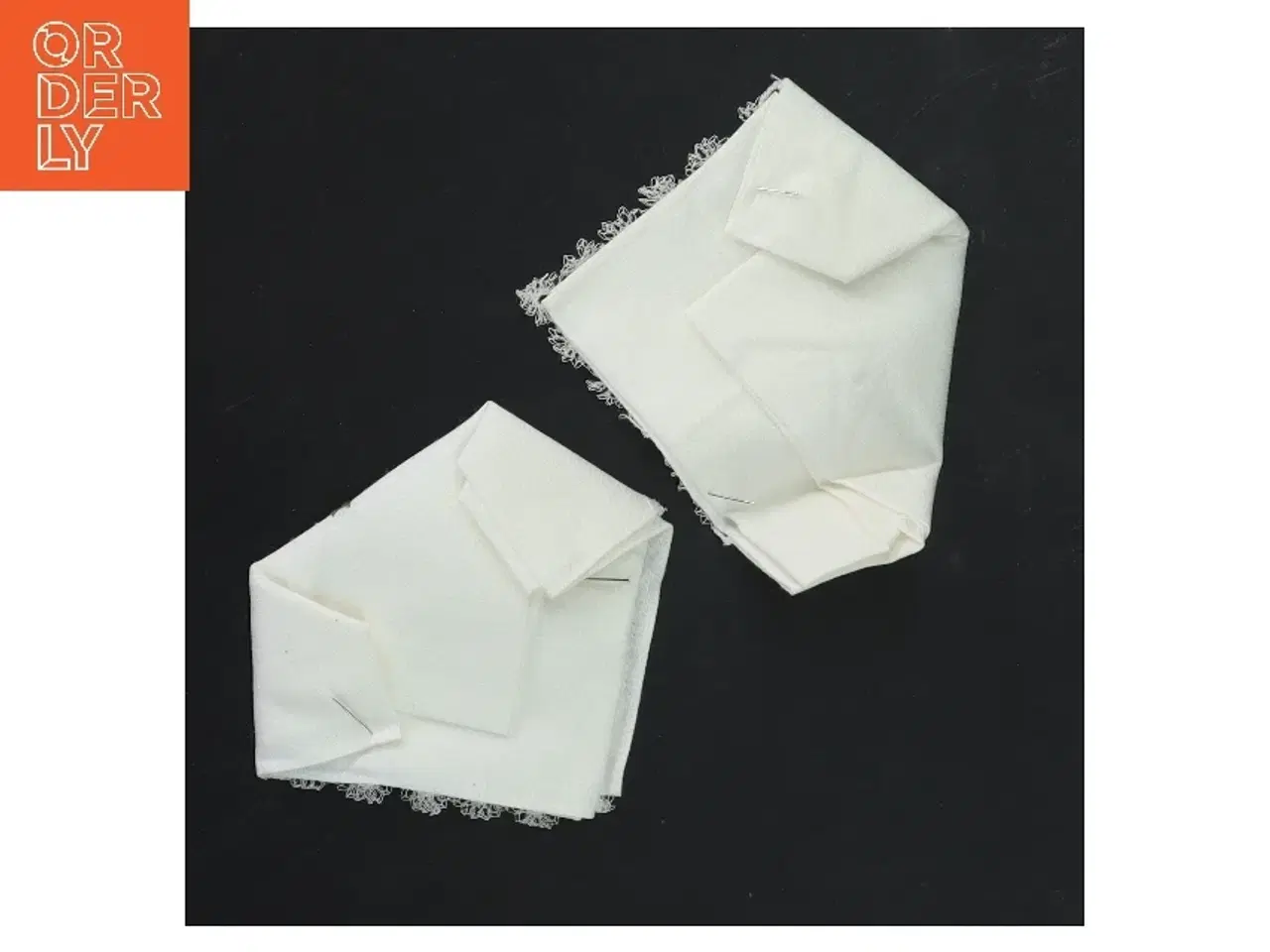 Billede 2 - Nye Broderede lommetørklæder med blondekant