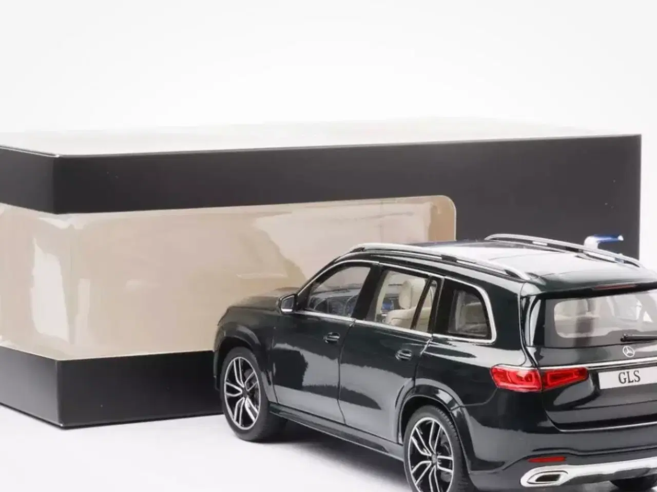 Billede 2 - 1:18 Mercedes GLS SUV X167