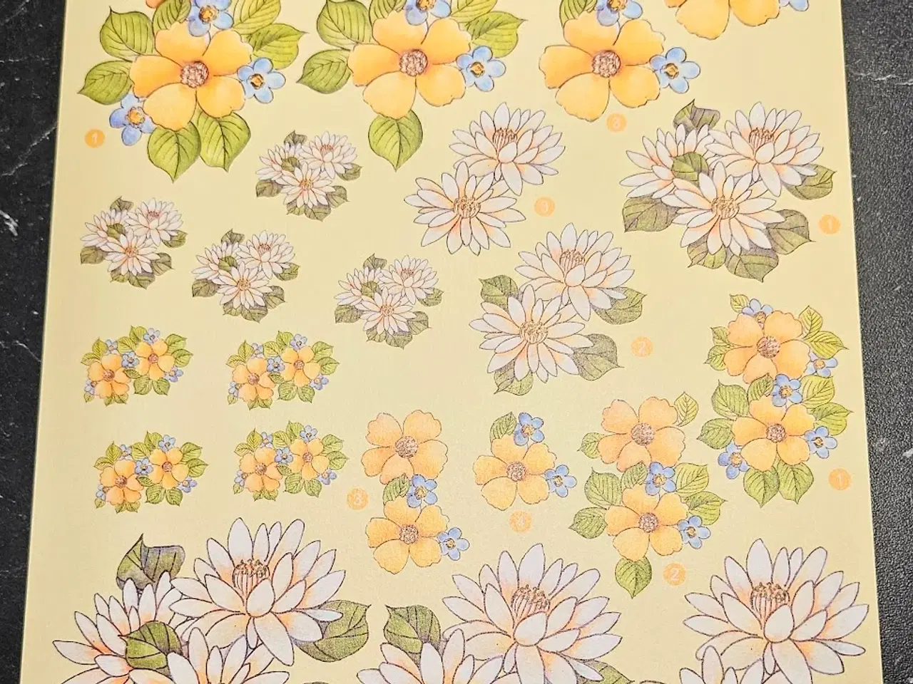 Billede 4 - 9 stk. 3D Klippeark med flotte blomster