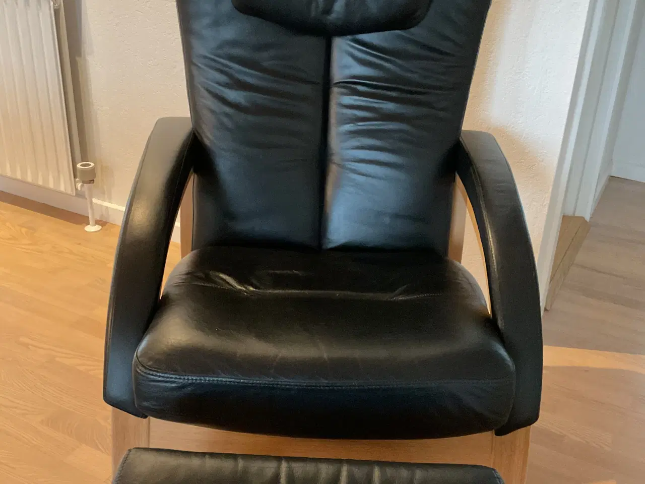 Billede 5 - Clio lænestol med tilhørende skammel