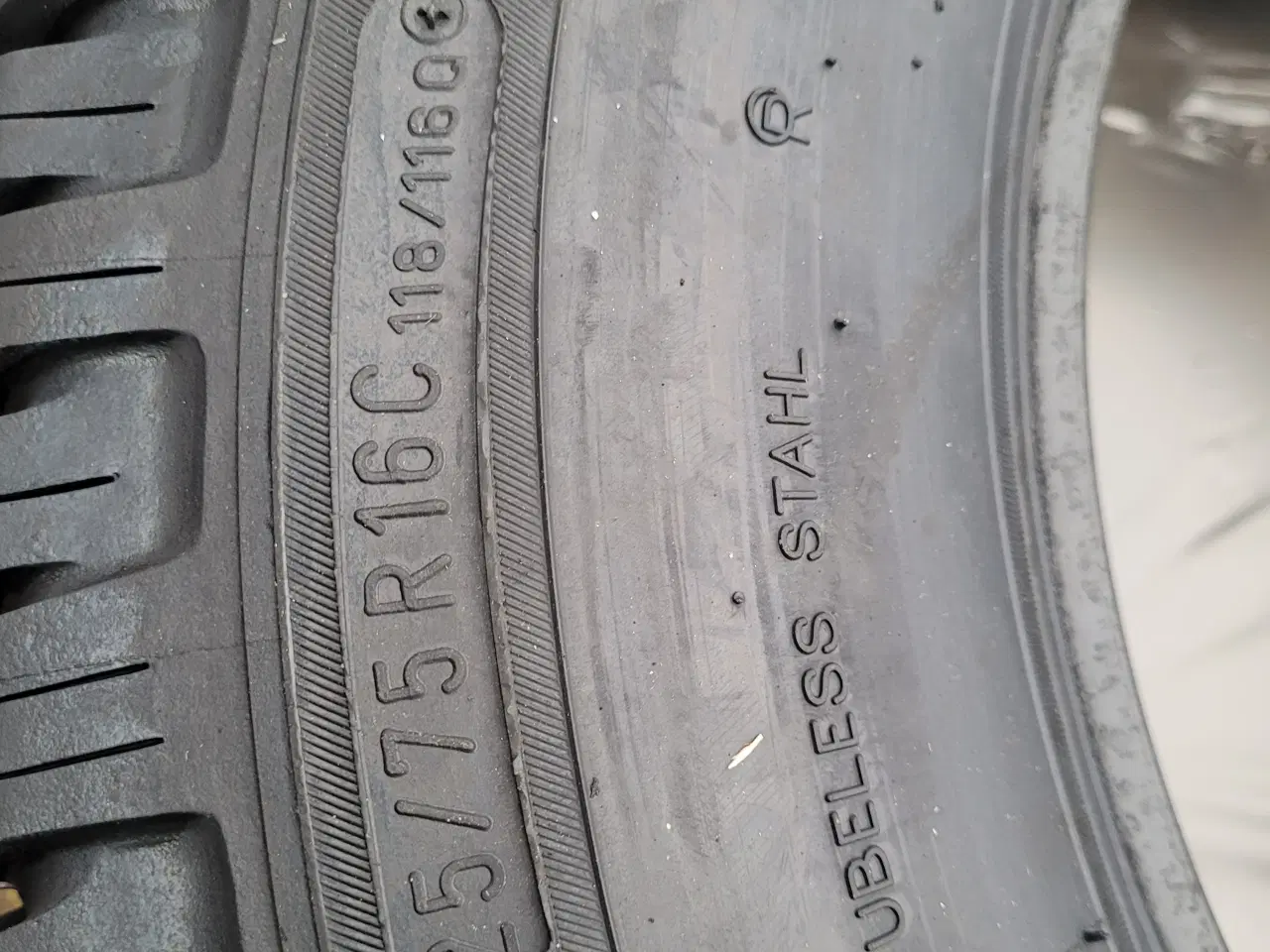 Billede 2 - 225 / 75 R 16 C. Vinterdæk 