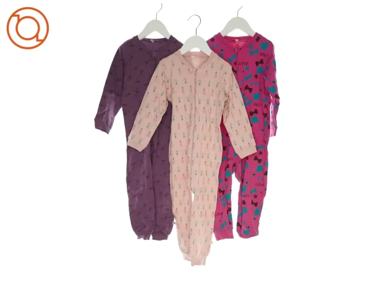 Billede 1 - Heldragter (3 stk)(Str. 98) fra Ukendt (str. 98)