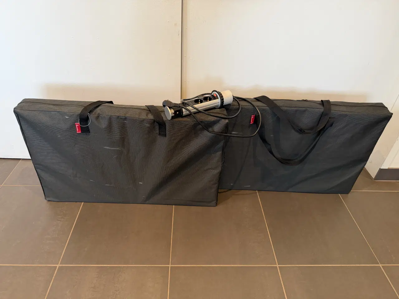 Billede 2 - IISABELLA "DOBBELT" OPBEVARINGSSKAB