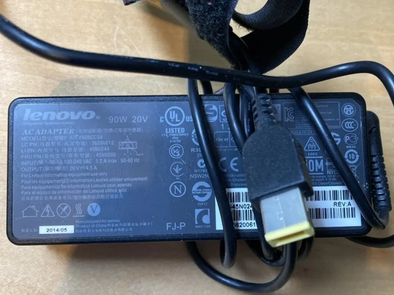 Billede 1 - Lenovo 90 W – firkantet gult stik