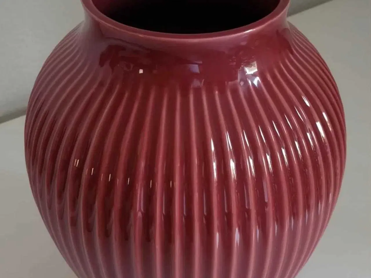 Billede 1 - Knabstrup Keramik Vase 27 cm Bordeaux ny/ubrugt
