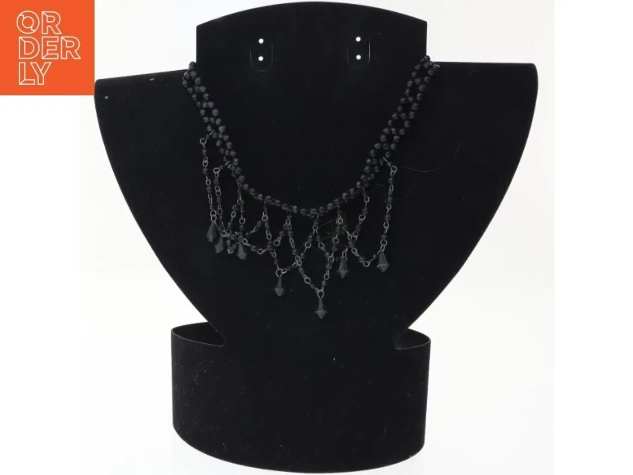 Billede 1 - Sort perlekæde og øreringe (str. 33 cm)