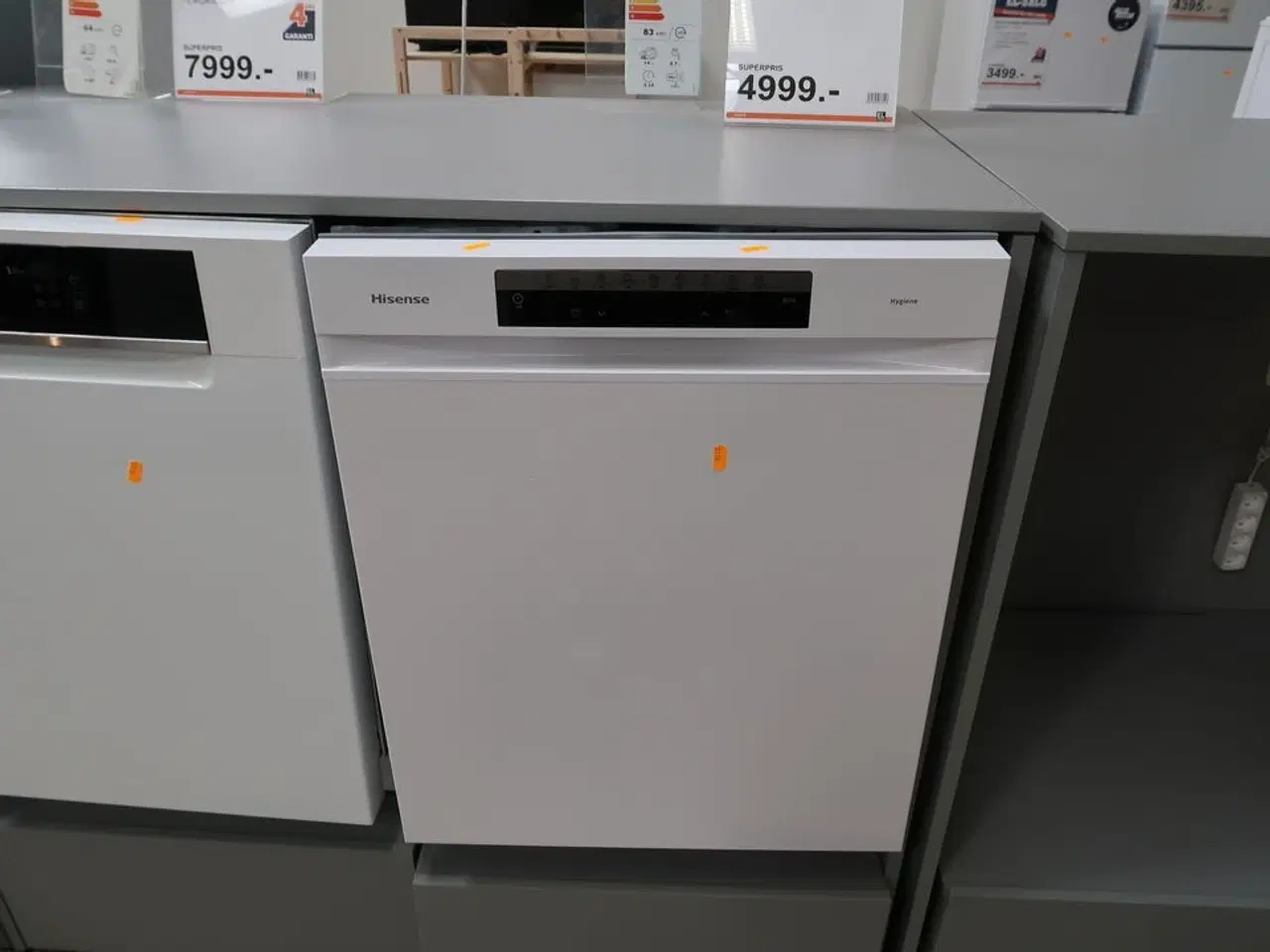 Billede 1 - Opvaskemaskine HISENSE HU642D90W