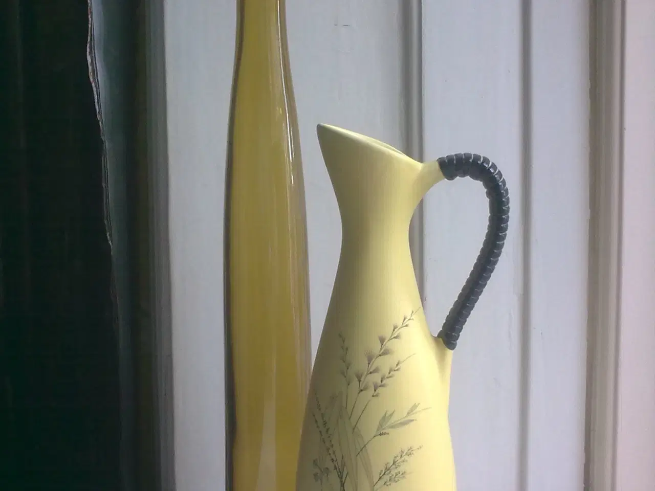 Billede 3 - 1950rne gul keramik HØJ kande vase m vikling 