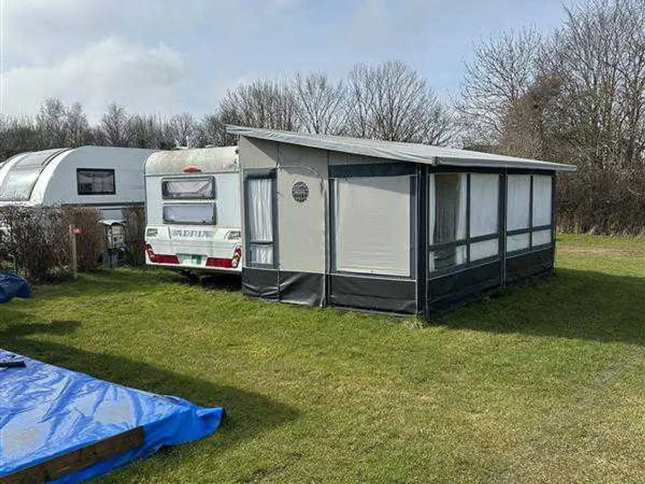 Billede 1 - Super fin campingvogn med helårstelt