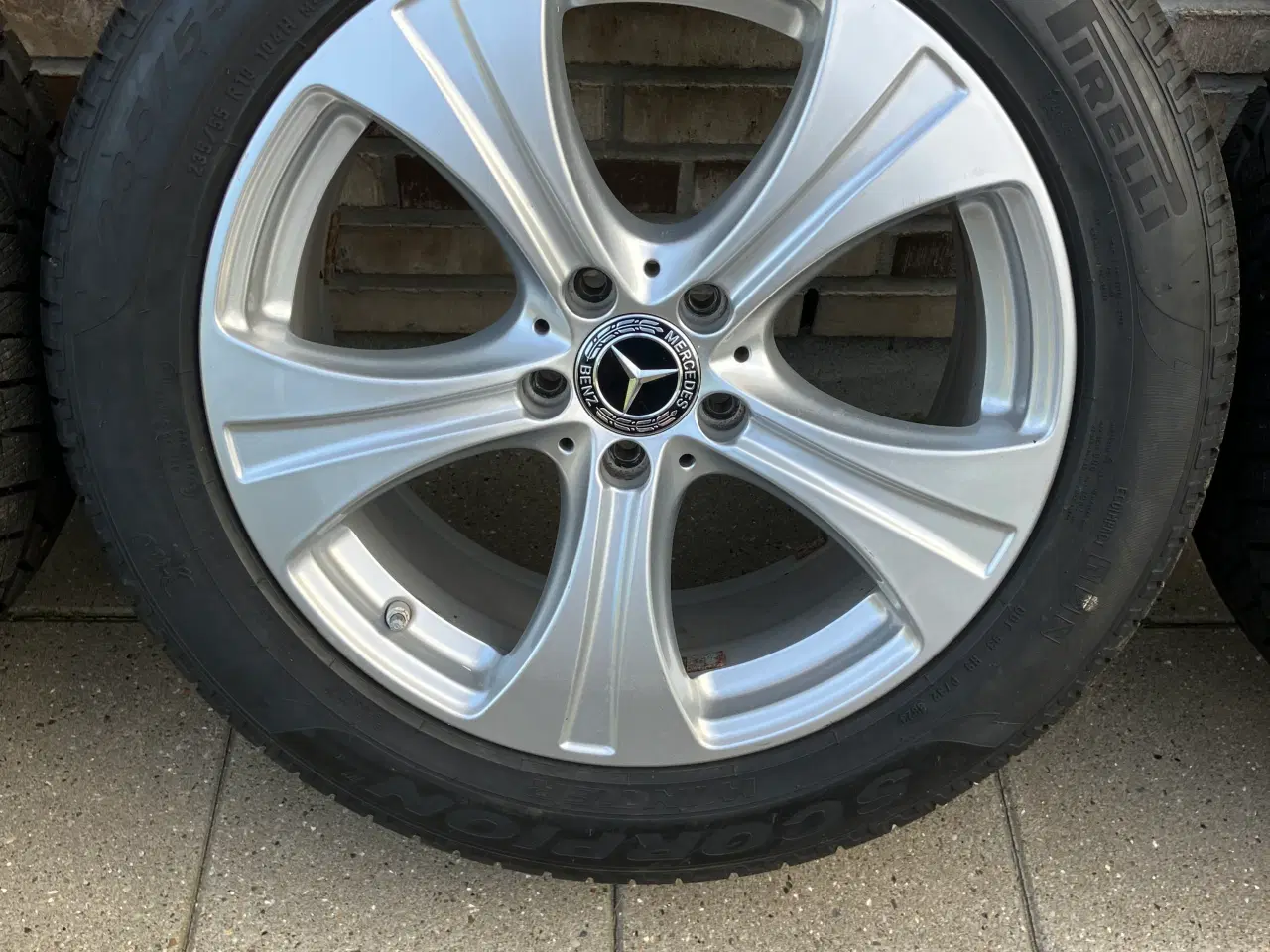 Billede 4 - Alufælge 5 x 112 med Pirelli vinterdæk 235/55R18