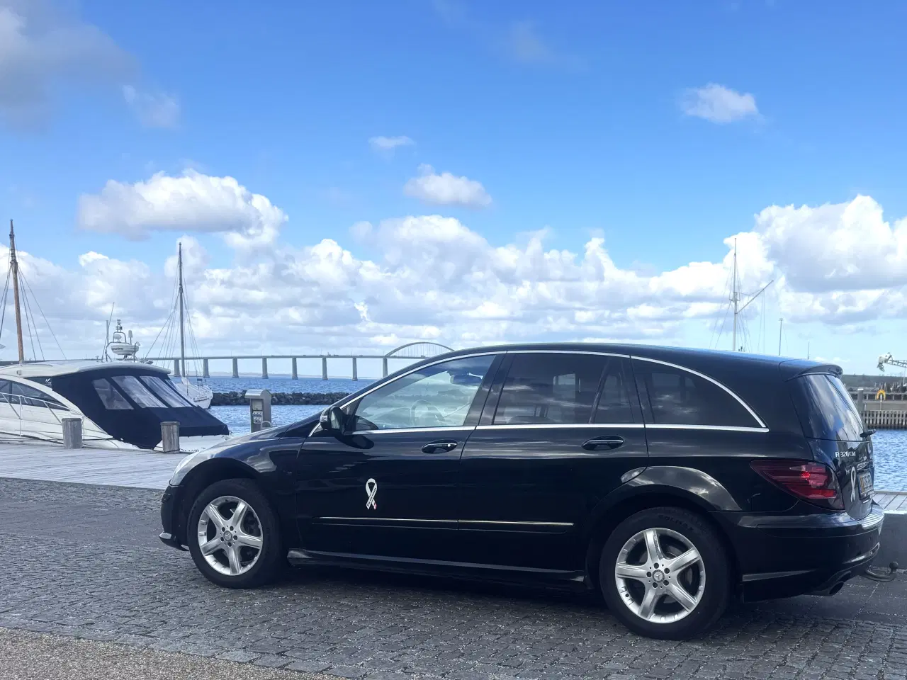 Billede 3 - Mercedes R320 4Matic 4x4, med Våben + Ammo skab