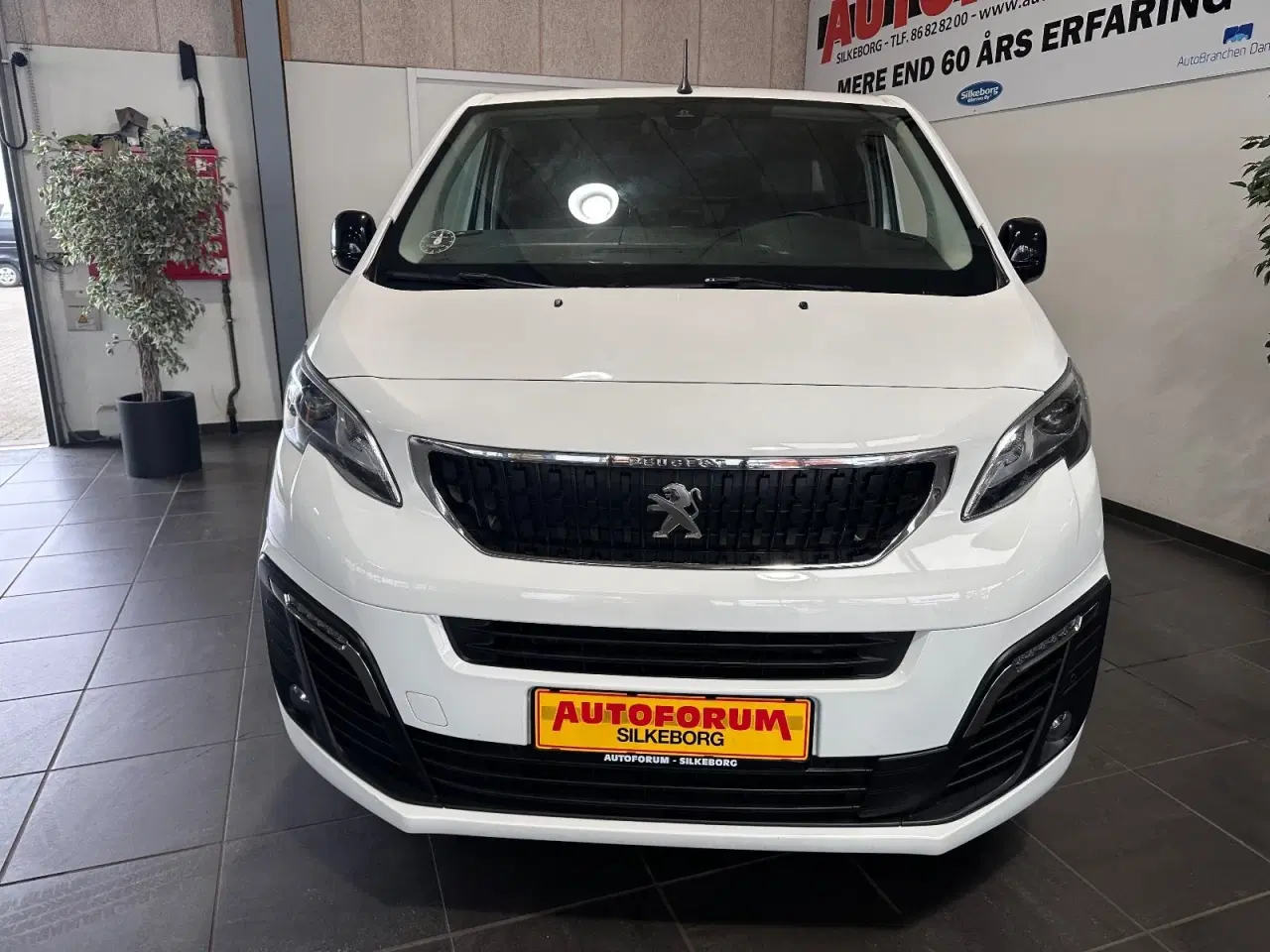 Billede 2 - Peugeot Expert 2,0 BlueHDi 177 L2 Ultimate EAT8 Van