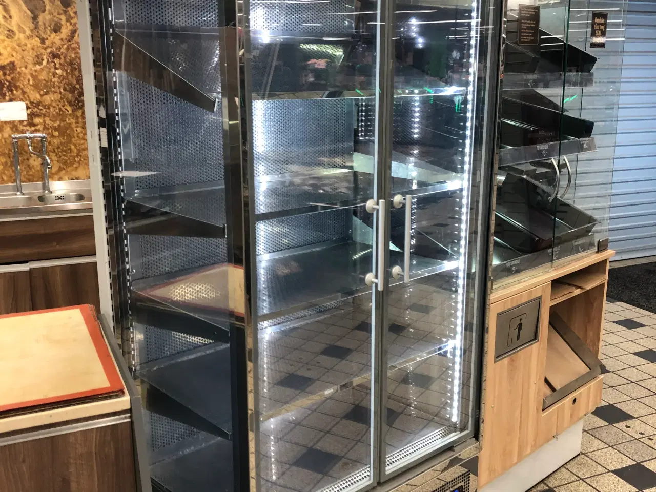 Billede 4 - Butiksinventar, brødudsalg mm.