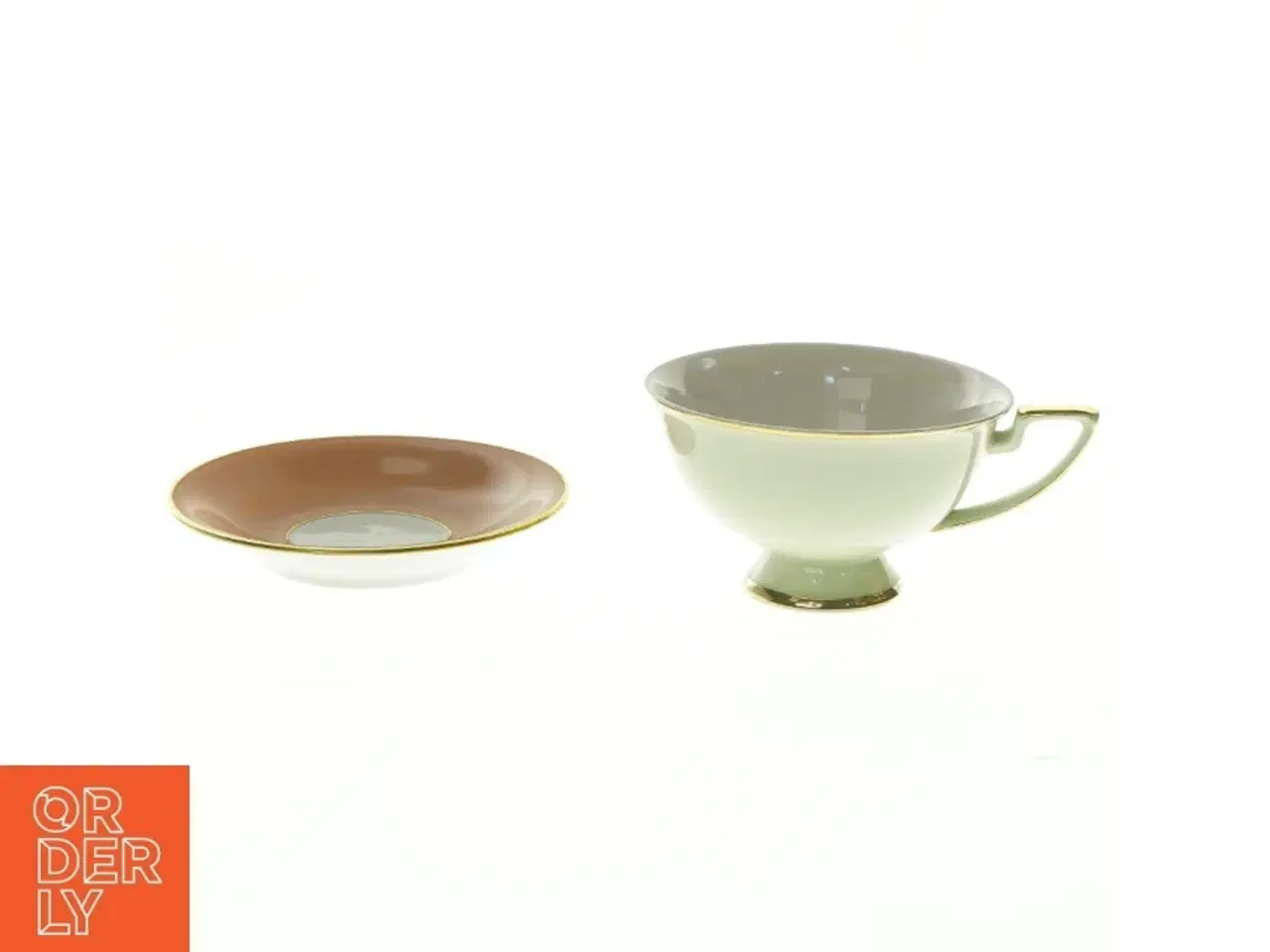 Billede 3 - Porcelænskop med underkop fra Kjøbenshavn Porcellains Maleri (str. Kop 12 x 10 x 5,5 cm underkop 11,5 x 2 cm)