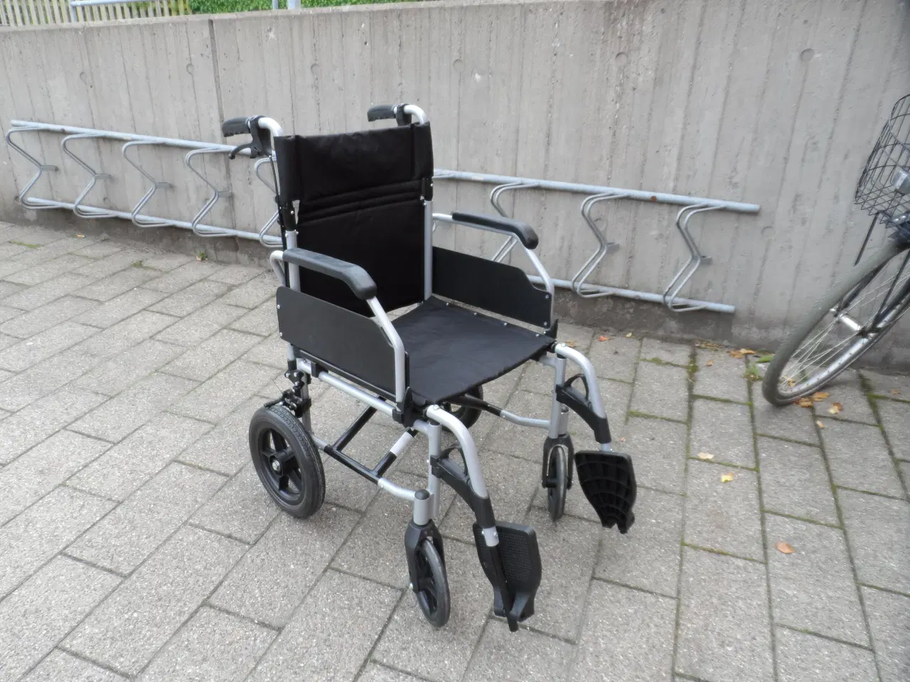 Billede 1 - køre stol.som ny