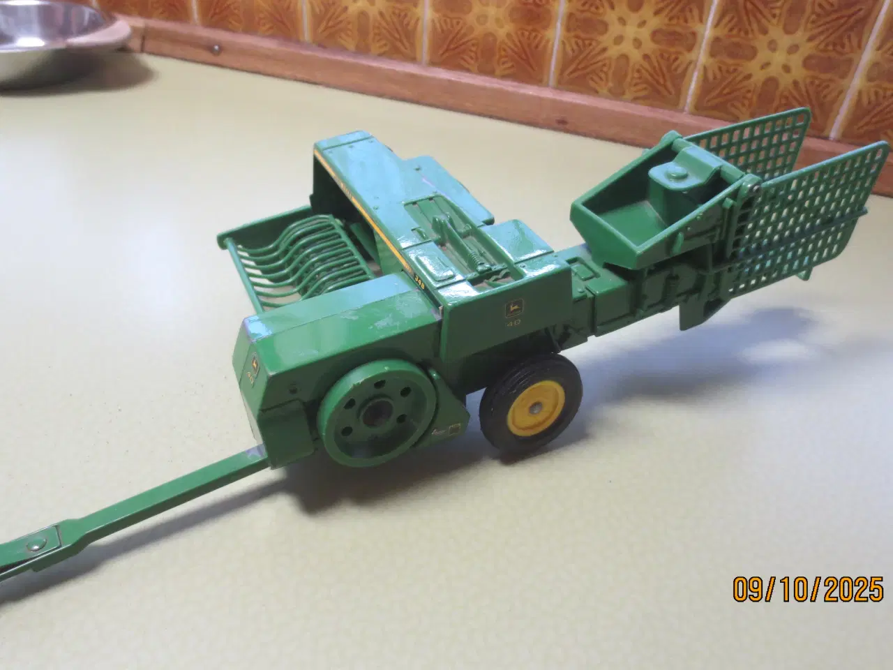 Billede 1 - 1 stk John Deere 348 og Massey Ferguson 1505
